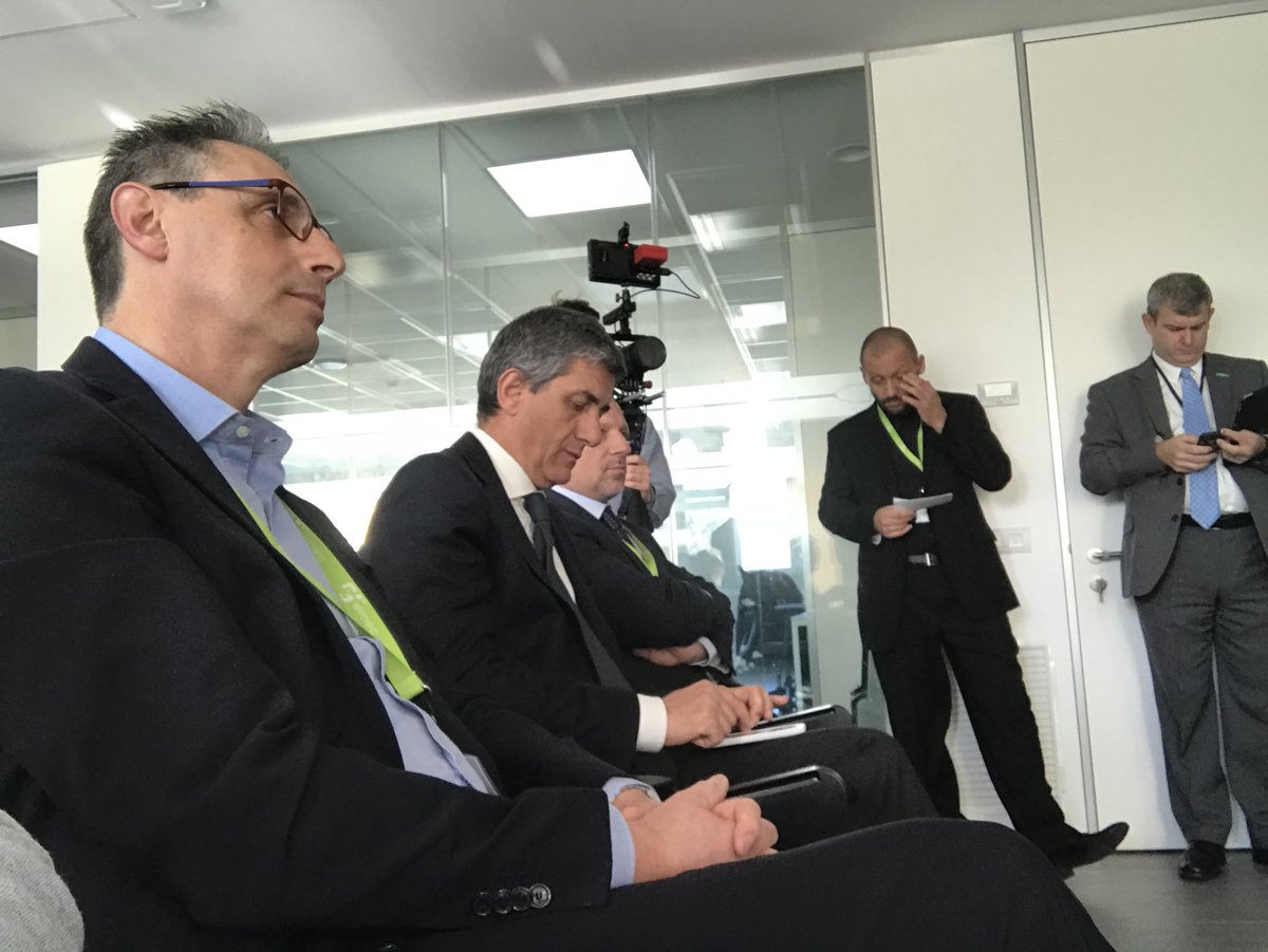 mammanodavid's tweet image. Eccoci a @ElmecTwitt per l’evento #GlocalOFF. Oggi si inaugura il primo HPE Innovation Lab di Varese e si parla di cloud, Industry 4.0 per le PMI e dati