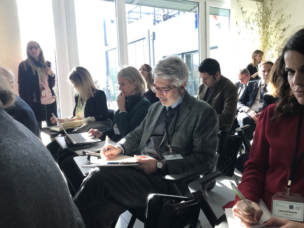 mammanodavid's tweet image. Eccoci a @ElmecTwitt per l’evento #GlocalOFF. Oggi si inaugura il primo HPE Innovation Lab di Varese e si parla di cloud, Industry 4.0 per le PMI e dati