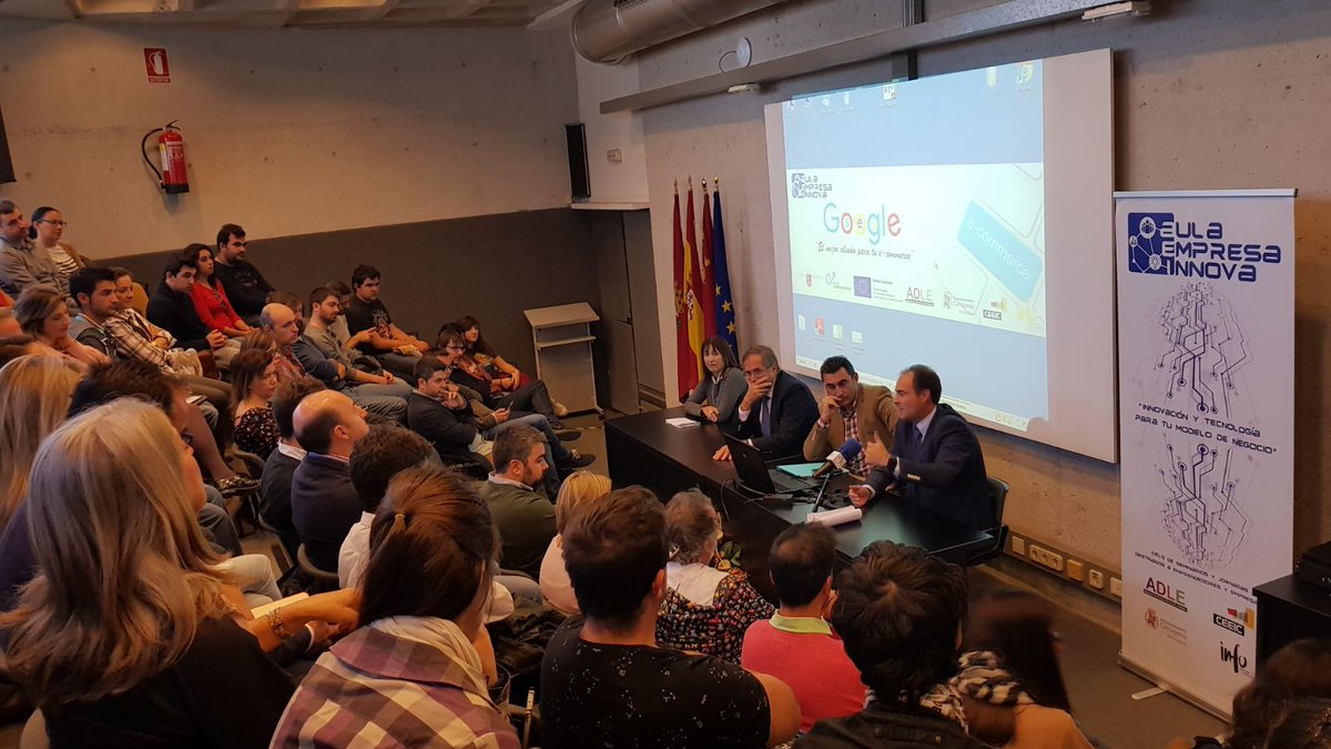 CEEICT's tweet photo. Arranca la jornada "Google, el mejor aliado para tu e-commerce" de @AulaEmpresaCt en @Ceeict @adlecartagenaes @infoRMurcia. @sicodeandres La lia parda, con Google https://t.co/1mmp2YKCxp