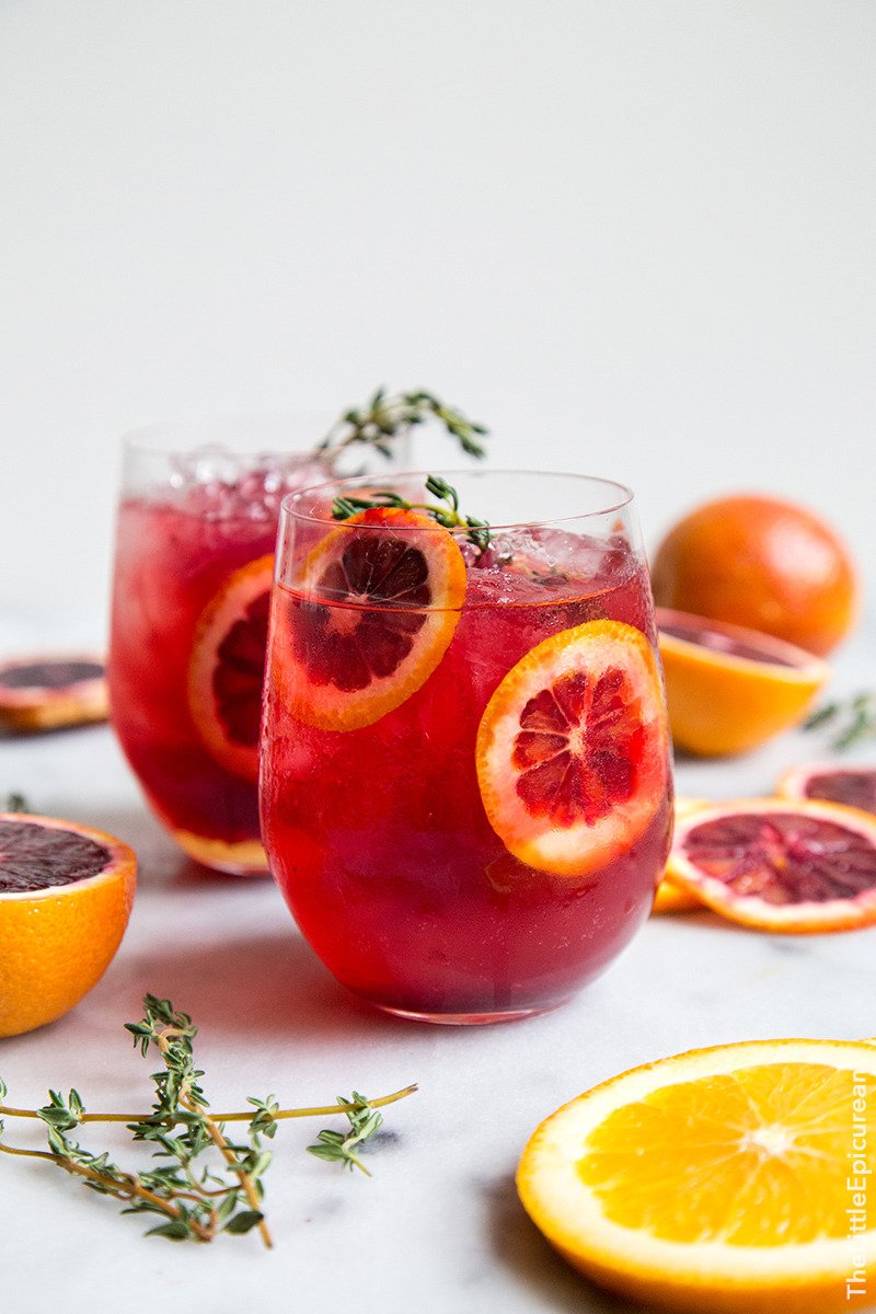 Happy Hour! This Blood Orange and Elderflower Gin cocktail is the perfect refresher after a long week! bit.ly/2yOGUTR