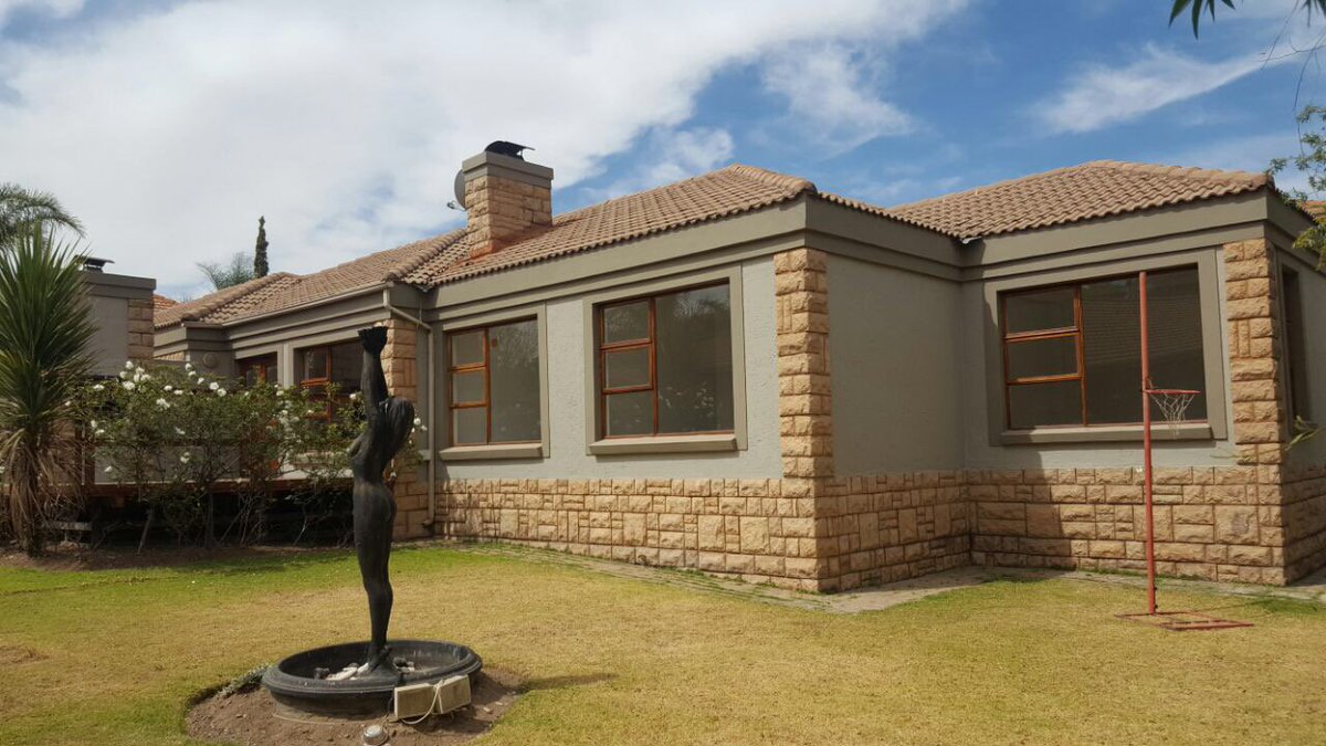 christellexpert's tweet photo. Where one of these Properties are going to be your new home?
#HouseHunting #PropertyForSale #ForSale
https://t.co/u8cLavriiQ https://t.co/E82IQ3F4KD
