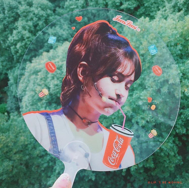 somilips0309's tweet photo. 다음주 솜 잠뱅이팬사 
할때 장외 프리 배포합니다 
몇개 넘지않는데 팬사 참여하신분들
천천히 저는 찾고 요즘 날씨너무춥다 감기조심하세요 🍃🕶💋🤘🏻💫 
#소미 #Somi https://t.co/NEY8Xy1JHk