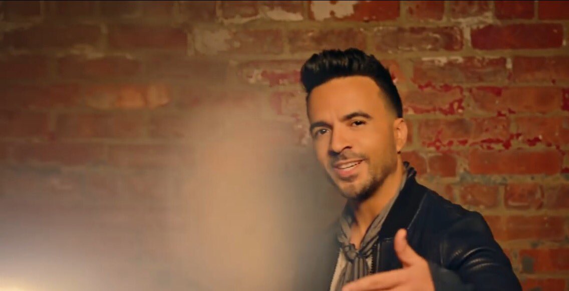 PopCrave's tweet photo. The music video for #ÉchameLaCulpa by Luis Fonsi and Demi Lovato has been released! Watch here: https://t.co/dbK65Mz2QT https://t.co/LnCaNbGu5N