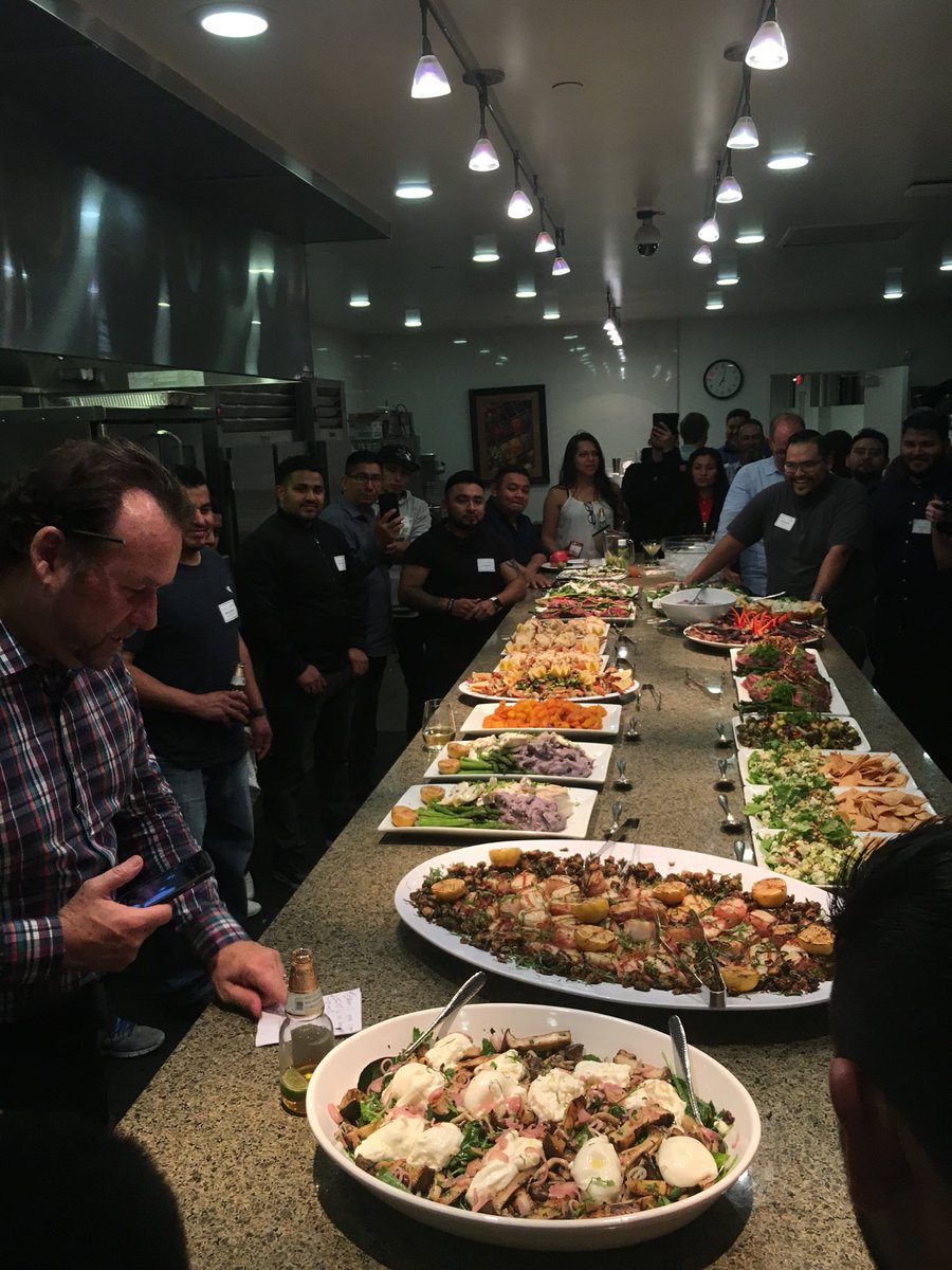 JohannaRiveraSF's tweet photo. This is how we roll! π
π§π₯π€πΆπππ₯π#pacificcatchteam #ironchefcompetition #goodtimes https://t.co/SPjZbJUifK