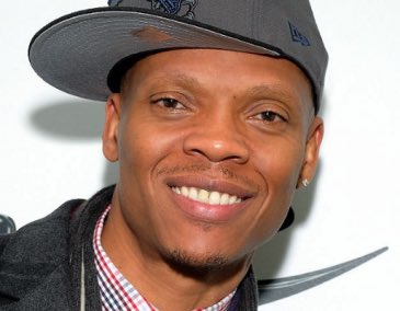 November 17, 1967 Happy Birthday to New Edition member Ronnie DeVoe who turns 50 today 