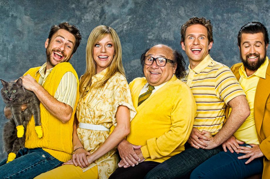 Happy Birthday to Danny DeVito(middle) who turns 73 today! 