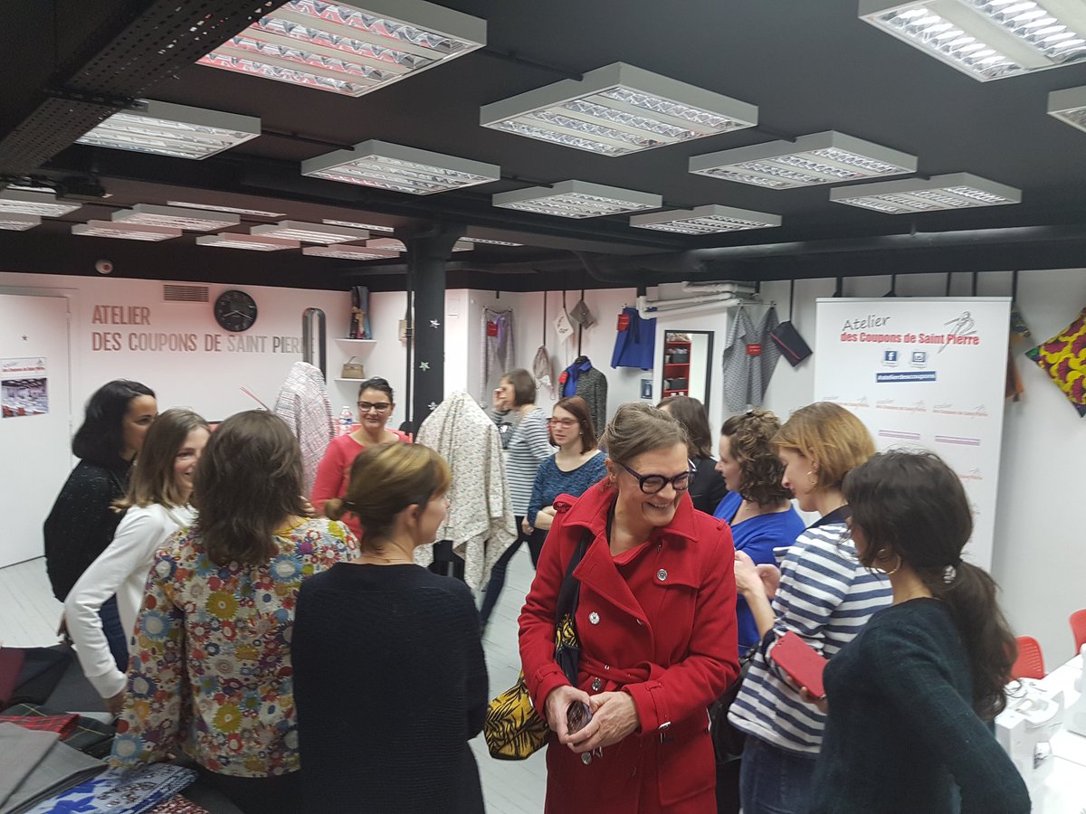 nicolashachet's tweet photo. Fin du jour 2 au #salonCSF puis soirée aux coupons de saint Pierre pour la découverte du nouveau patron @AK_Couture, la blouse hamptons. #csf2017 A tout à l'heure stand k079 pour la suite du salon #mode #coutute #DIY https://t.co/XIKAPcrxu2