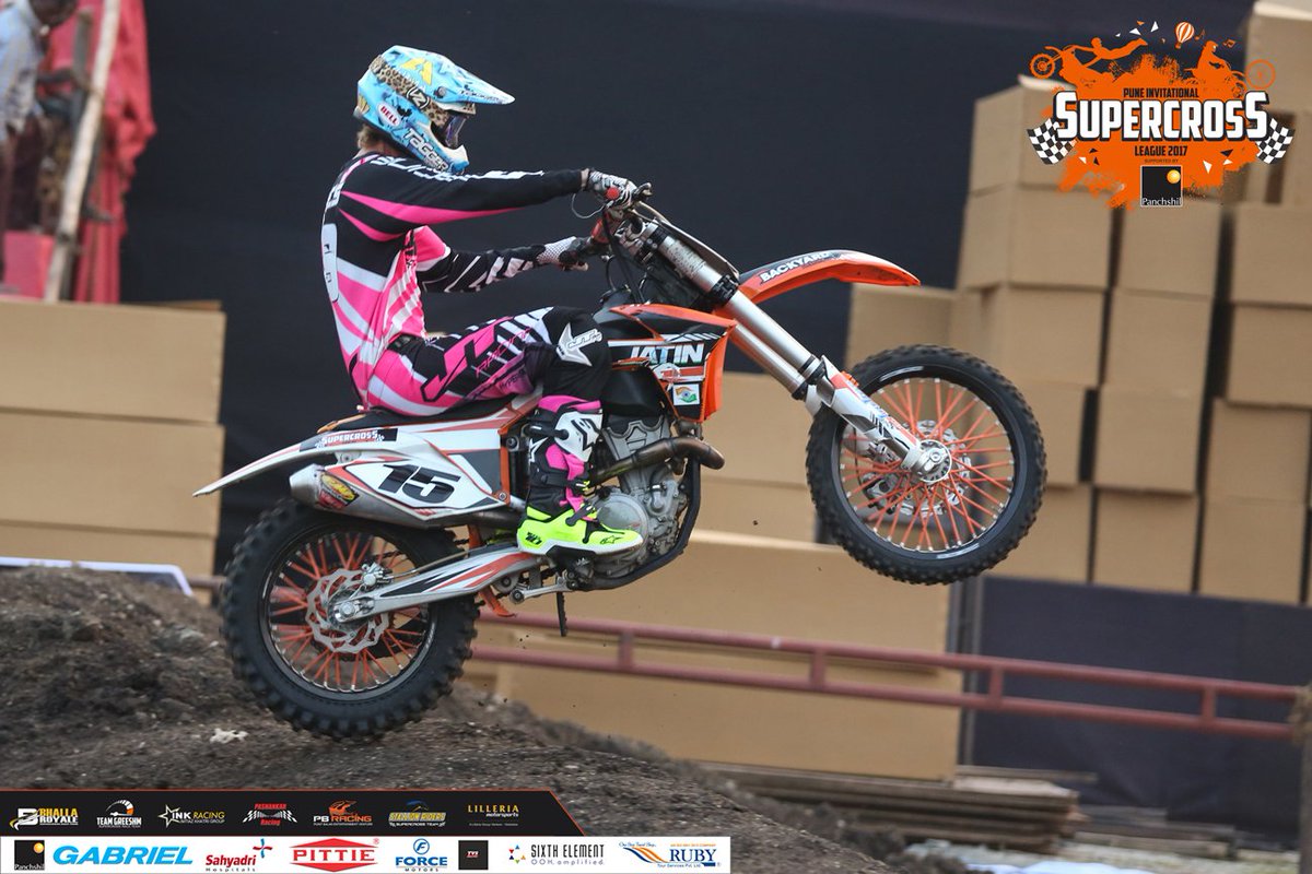 punesupercross's tweet photo. #Practiseday has set up the perfect #momentum for the #sxriders at the #punesupercoss. One can wonder what a thrill it would be today when #teams battle it out today. Grab your seat from https://t.co/JNSZzBDky8 & witness the #biggest #dirtracing #event 17th-19th November 2017 https://t.co/Ttvt8gLwbZ