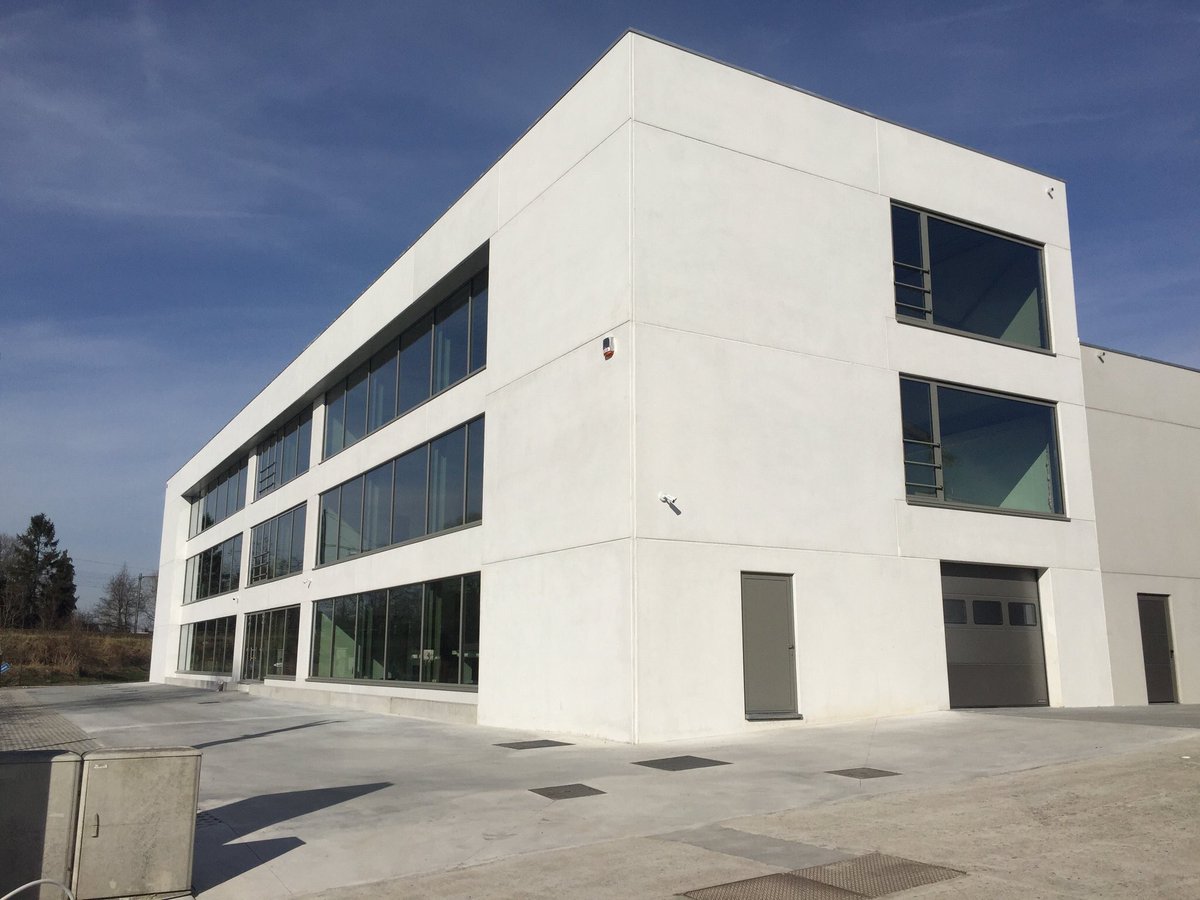 HansVDD's tweet photo. Looking forward to the official opening of @3logiqbvba! 🥂🍾 Good luck guys! #3logiQ #servicecorebusiness #Enfocus #SAi #Caldera #EasySign #Mutoh #Summa #Kala #Neolt
https://t.co/Lw6CYddxpq https://t.co/KVINIGZulr