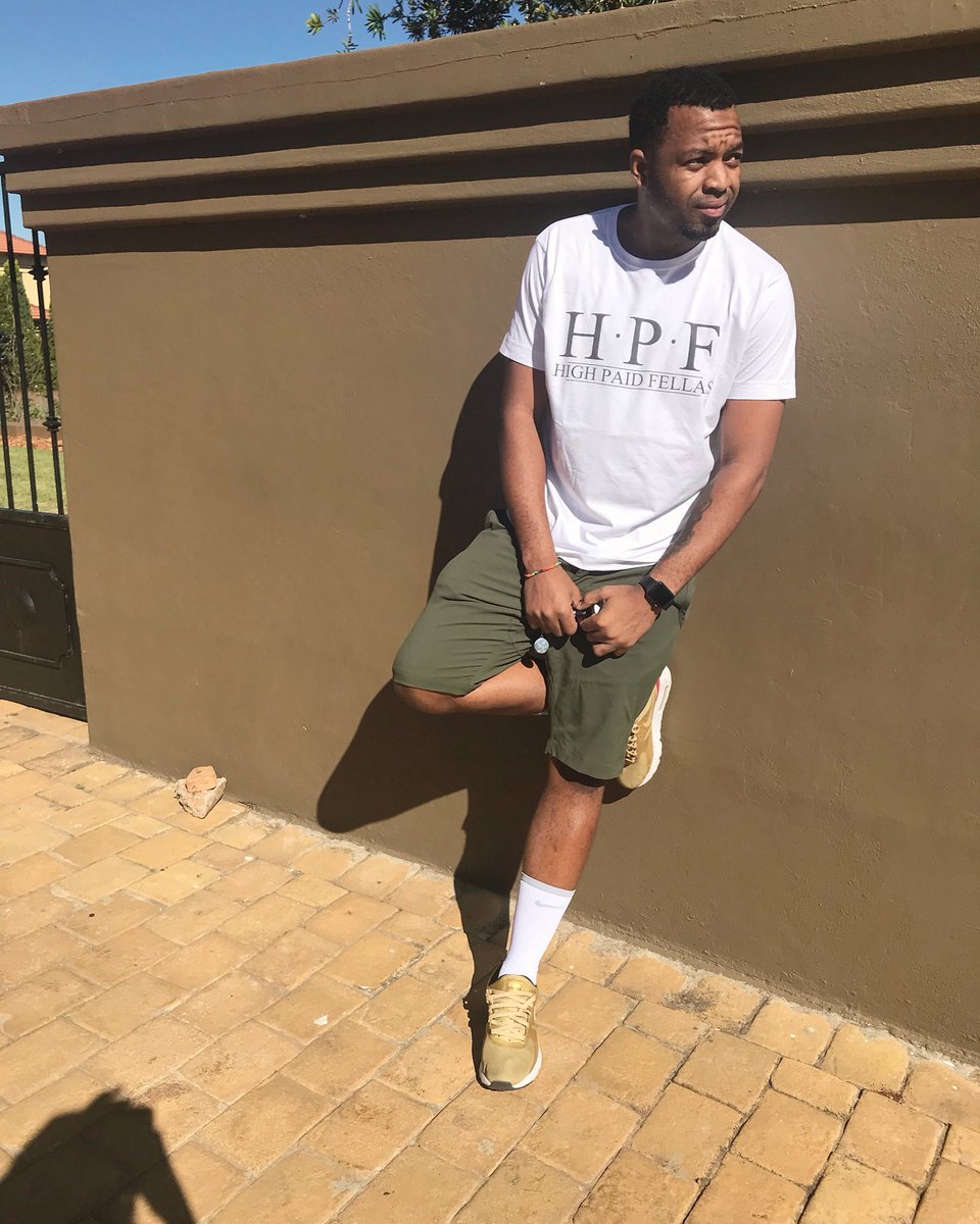 IIKHUNE_32_16's tweet photo. Happy Friday Fam 🙌🏻🙏🏻 #HighPaidFellas 😉 https://t.co/ch9gaNKkl3