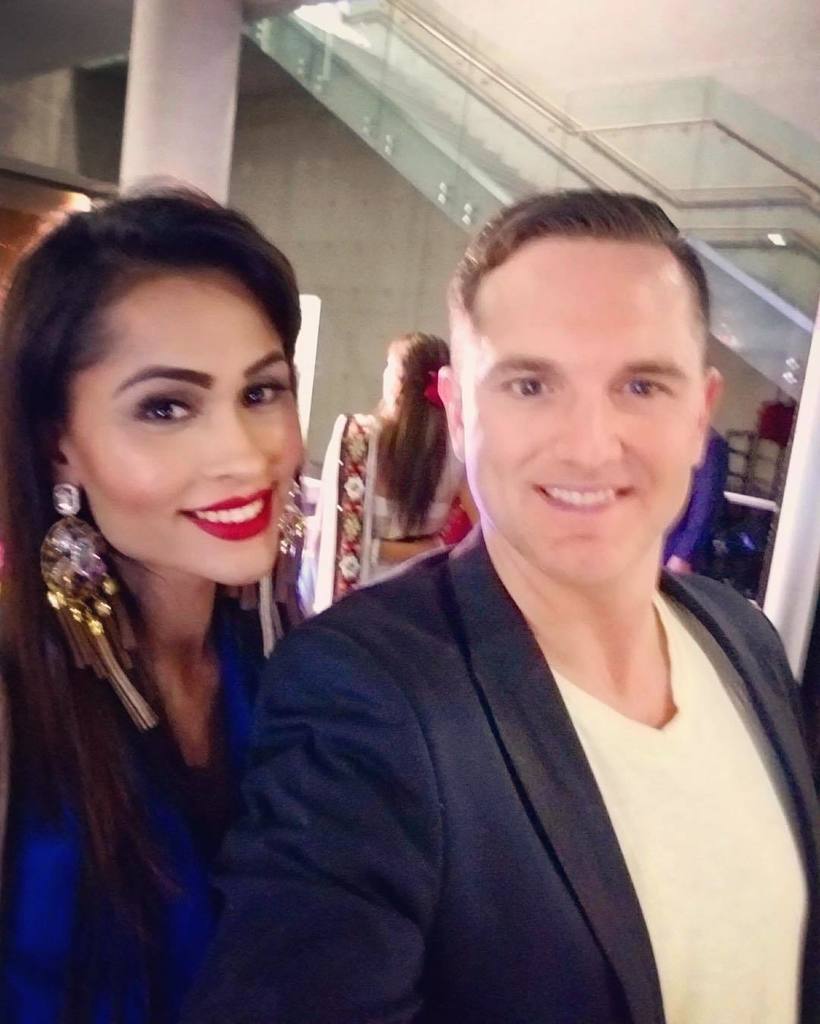 Beatler's tweet photo. With my friend the lovely and talented @kanikasasan9 of @darpanmagazine & @adorebykanika @visaffcanada gala #visaff2017 #visaff #surreybc #surrey604 https://t.co/z398ktDAJC https://t.co/GVsHCSAMEf
