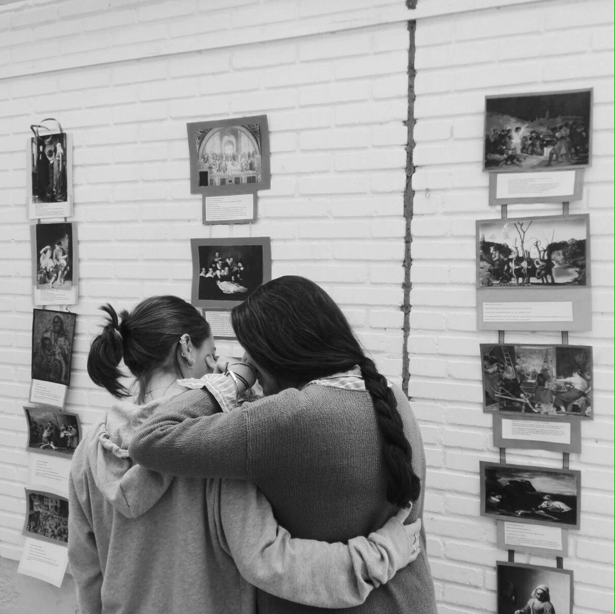 paulamkdigital's tweet photo. Pasate a ver la exposicion tan bonita que cubre las paredes de Ciudad Escolar por motivo del Día Mundíal del Niño ❤️ https://t.co/NmjQUp7mrk