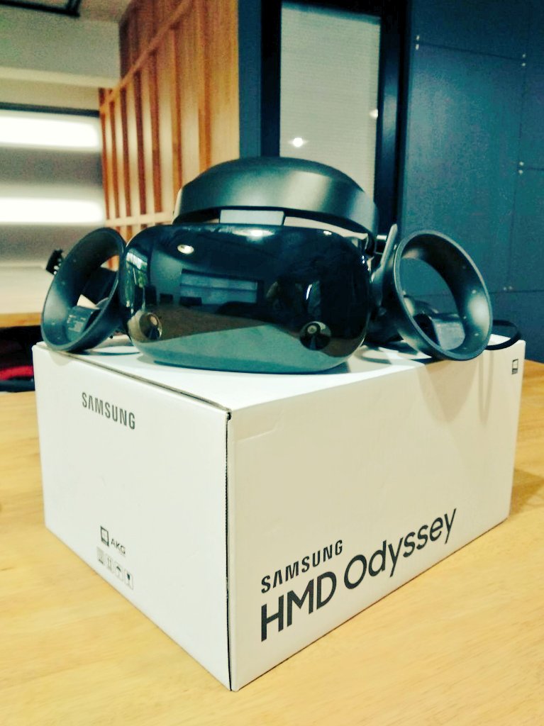 surajvanka's tweet photo. Finally the much awaited Samsung Odyssey has arrived! Couldn't believe, the setup just took 2mins. 
 #WindowsMR #LoopReality #VR #Samsung #Odyssey https://t.co/7OaYjOllTs