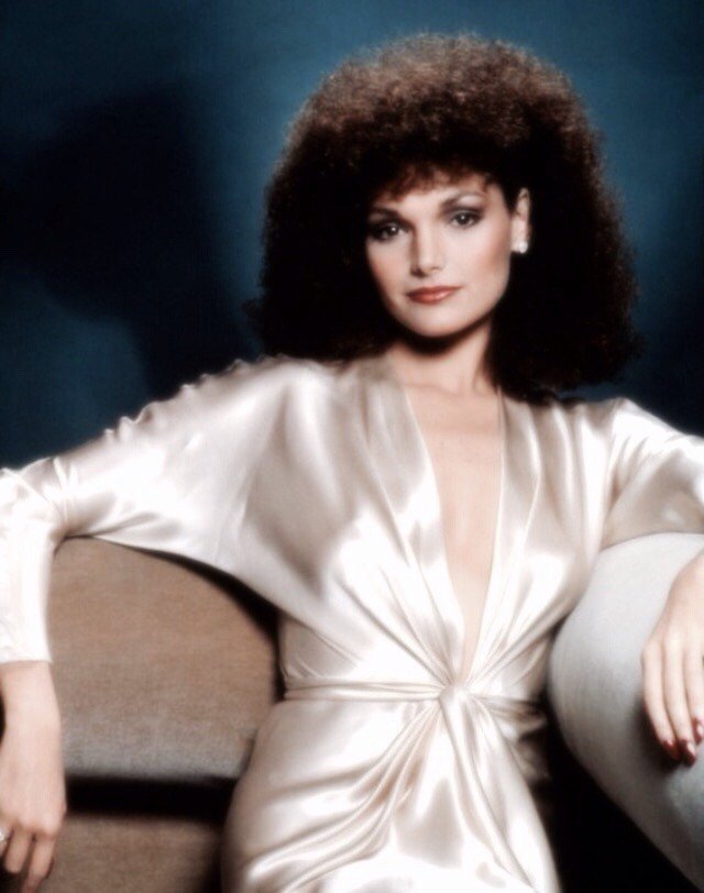 Happy birthday, Mary Elizabeth Mastrantonio! 