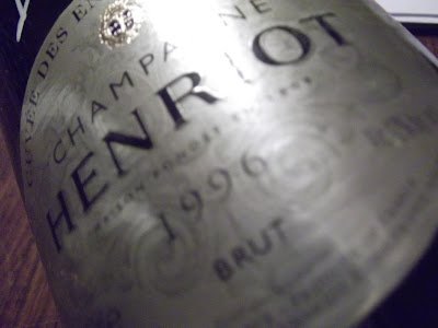 Bar_a_Champagne's tweet photo. Le #champagne du #vendredi #bulles #sparkling #fridayschampagne #champagnehenriot #henriot #cuveedesenchanteleurs https://t.co/D0GRf4RfFQ https://t.co/RUrRO0BAcH