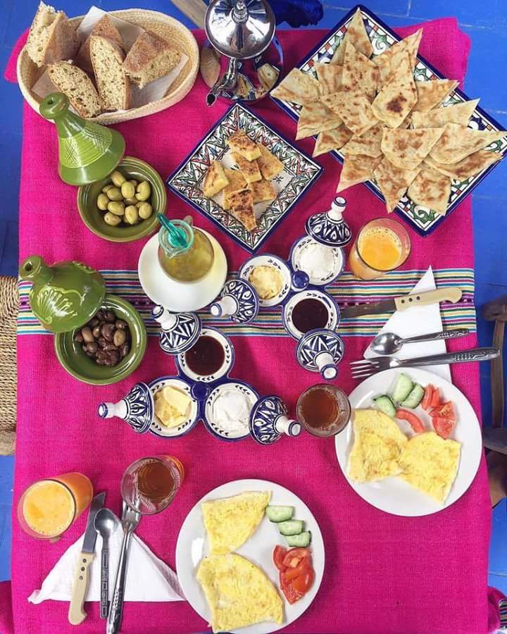 🍽 LE PETIT DÉJEUNER C'EST TROP IMPORTANT 🍵

☀ Pour bien commencer la journée !!