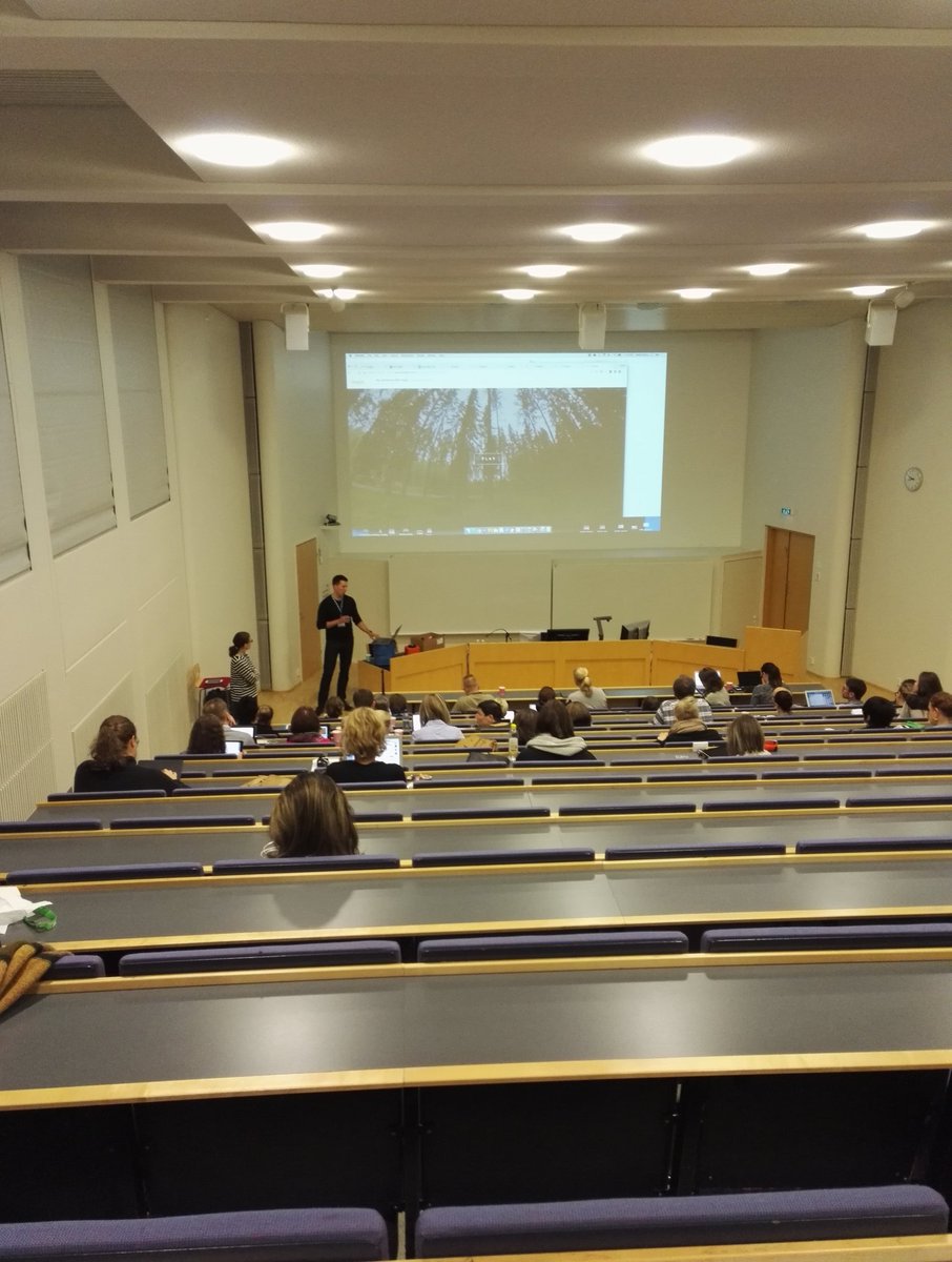 ipedailo's tweet photo. @aleksikomu kertomassa kuinka Thinglink bootcamp toimii! #ipedailo https://t.co/v0sZq4XIH8