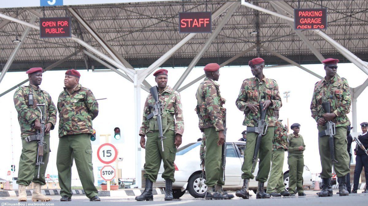 litedjlubash's tweet photo. #RailaReturns Heavy security deployment at JKIA & Mombasa Road even Uhuru never gets such, even Obama didn't, police must be expecting a high level terrorist or maybe Jesus is finally landing?
#Resist👊
#WelcomeBackBaba https://t.co/cDjWlVbNTl