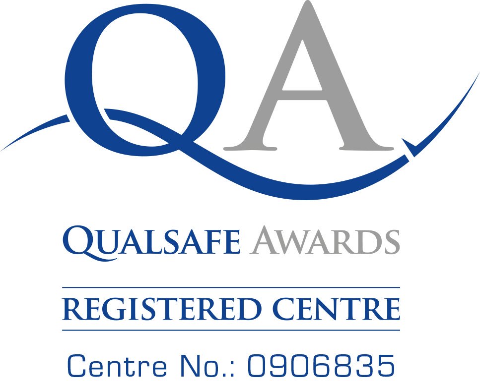 OutOfHoursMedic's tweet photo. First Response Emergency Care Level 3 

Black Hangar Studios 
Alton 
GU34 5SG

£380 pp + VAT

All food and drink provided 
All learning materials provided 

Email:education@outofhoursmedics.co.uk

Tel: 0800 002 9458 https://t.co/Eim0Xe6OuD
