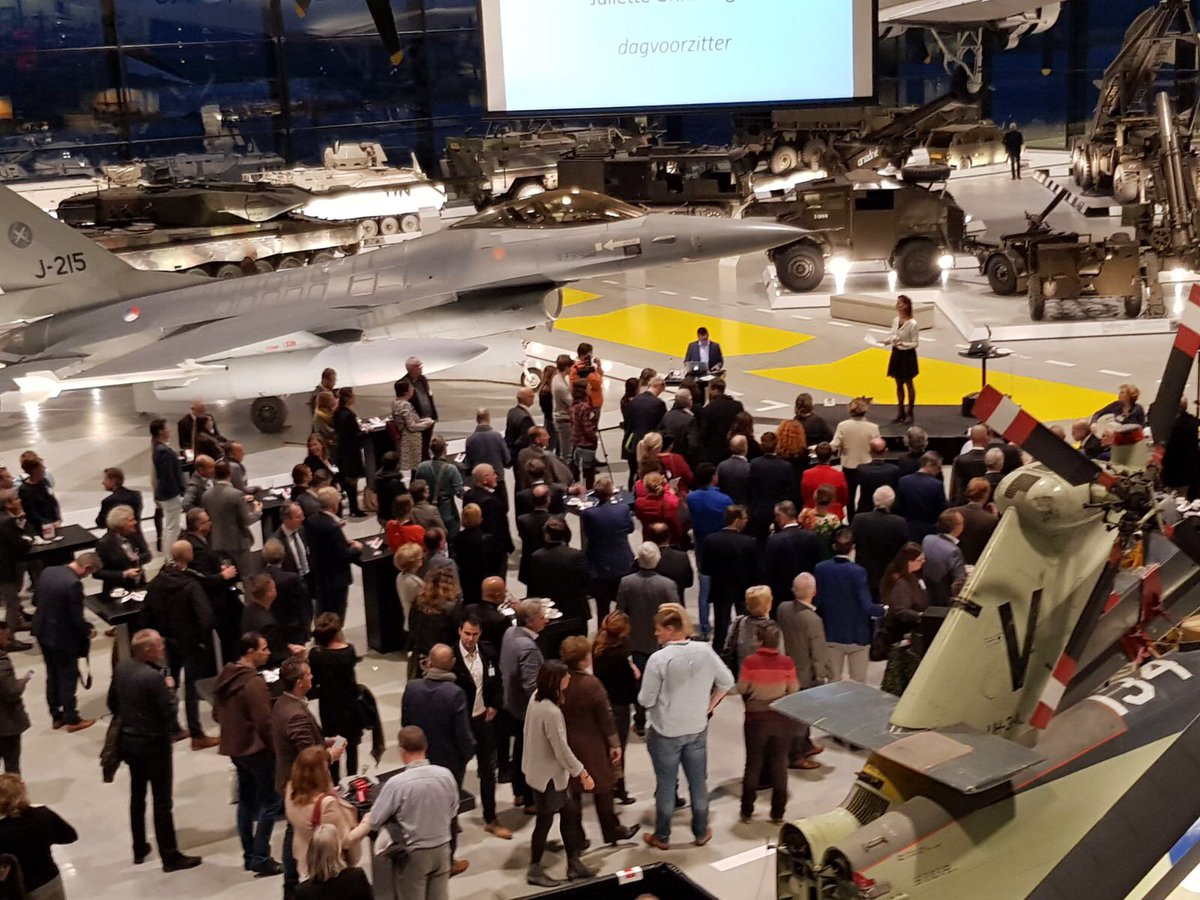 Zeer geslaagde en druk bezochte Rode Loperdag in het Nationaal Militair Museum in Soesterberg. Nieuw gevestigde bedrijven en starters werden welkom geheten in de regio door gevestigde bedrijven, bestuurders en medewerkers van gemeenten in de regio Amersfoort <a href="/rodeloperdag/">Rodeloperdag</a>
