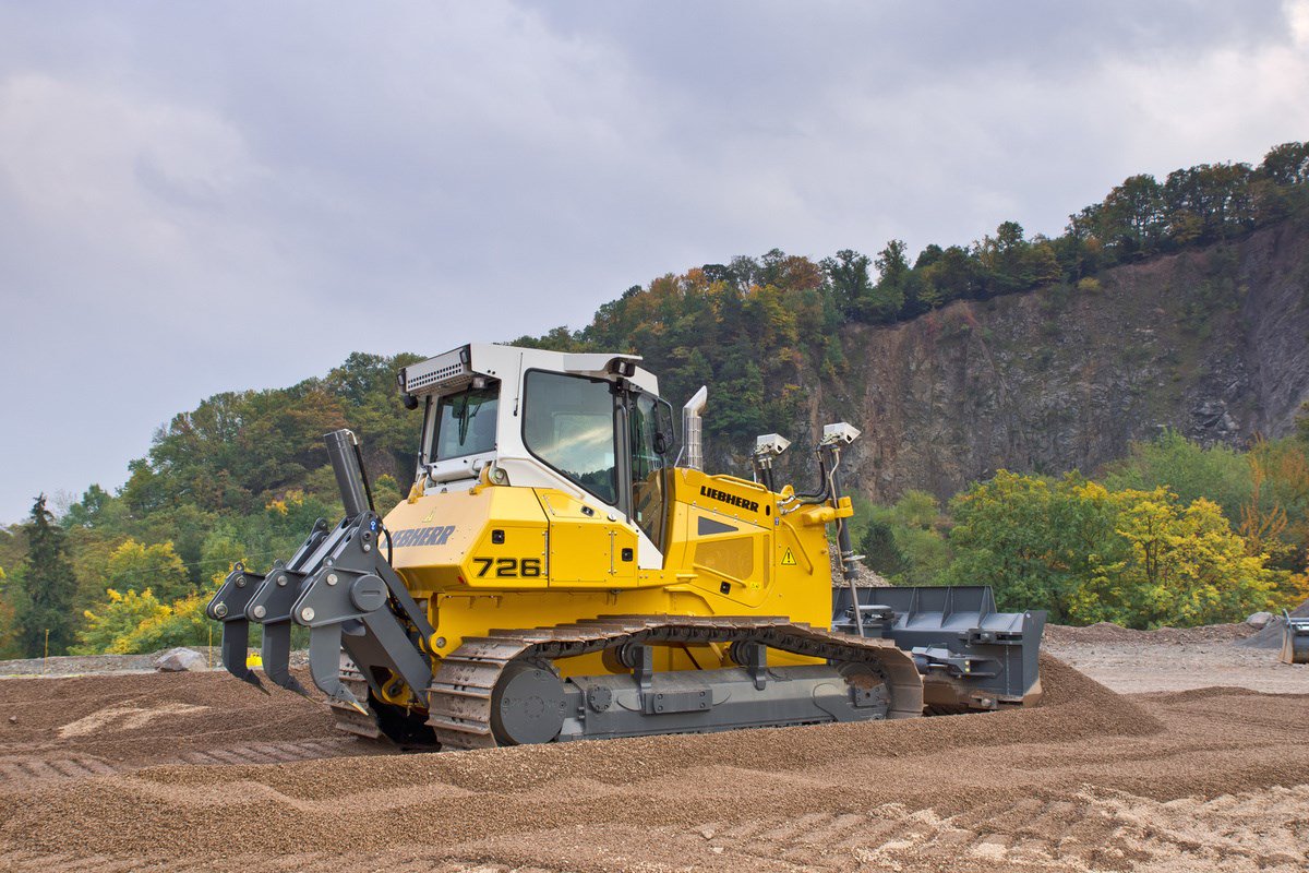 gareth_blythin's tweet photo. #Liebherr #Dozers available for self-drive hire #PR716 #PR726 #PR736 #PR746 all LGP #Quality #Productivity #Efficiency  for info Gareth.blythin@liebherr.com https://t.co/IrhvXvrMcU