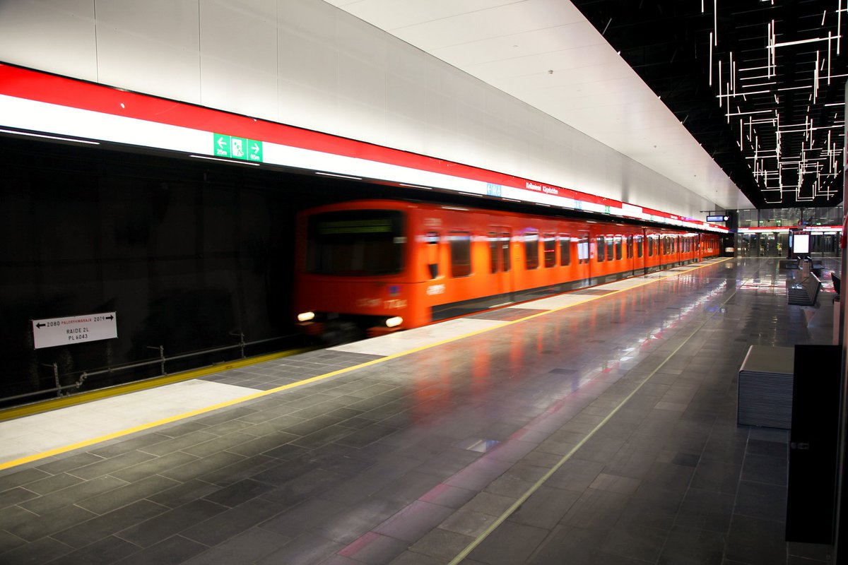 HelDesignWeek's tweet photo. Länsimetro, vihdoin! Kurkista etukäteen uusille asemille: https://t.co/VHnjCZe9iL @lansimetro @ALA_Architects #CJNArkkitehtitoimisto #HKParchitects #APRT #ArkkitehtitoimistoEsaPiironen #ArkkitehtitoimistoPekkaHelin #laensimetro #helsinkidesignweekly https://t.co/B3t6YZTDES