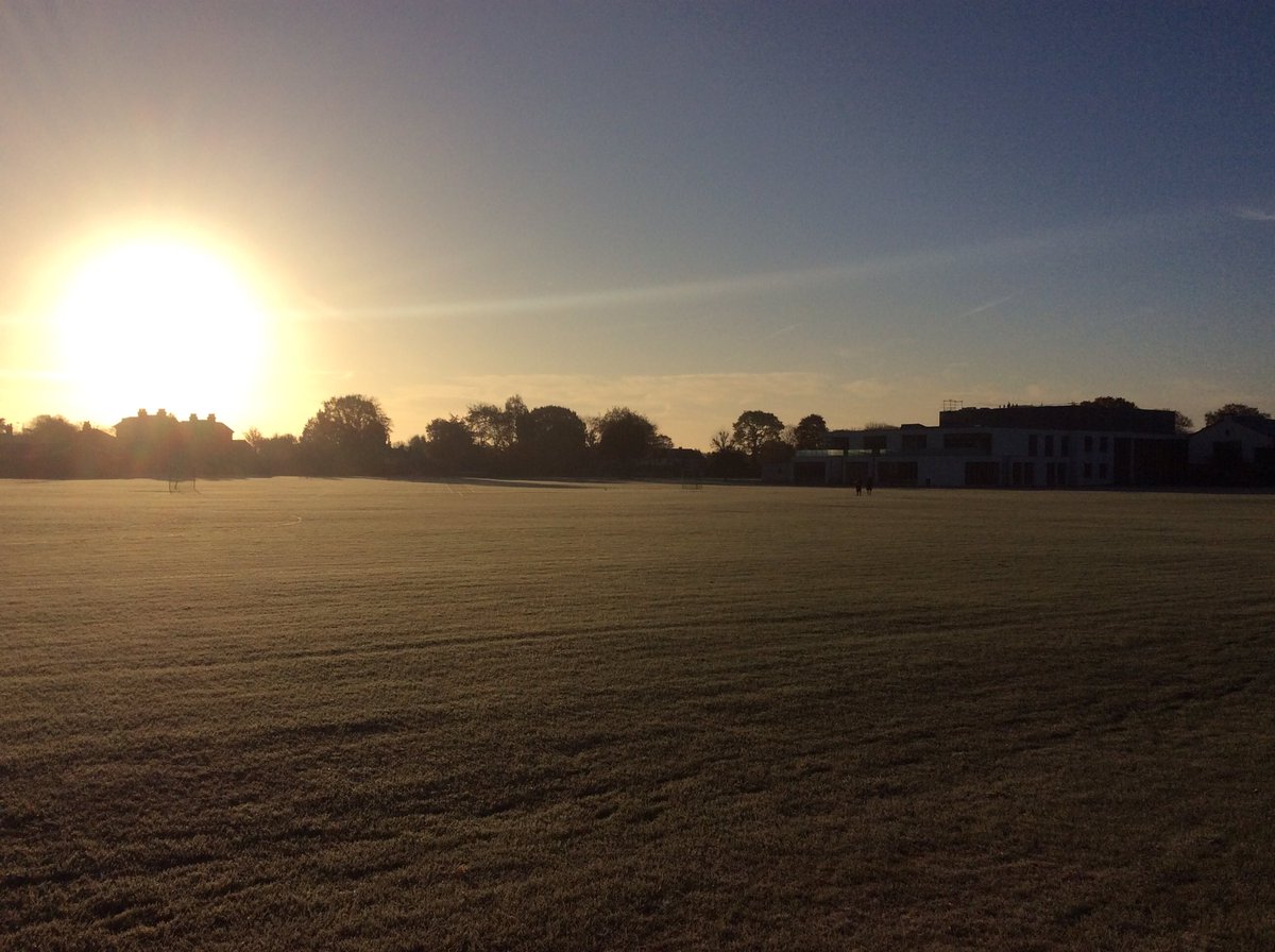 LEHSchool's tweet photo. What a beautiful, frosty morning today at #LEHSchool https://t.co/8eFn15pJWr