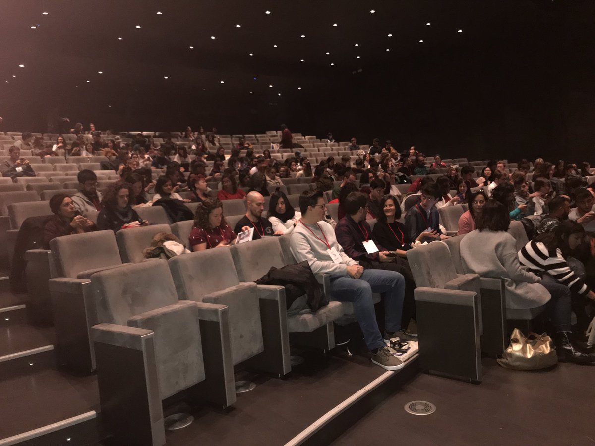 anamesas's tweet photo. A punto de empezar #selected2017 que emoción! https://t.co/xdnrTepEkP