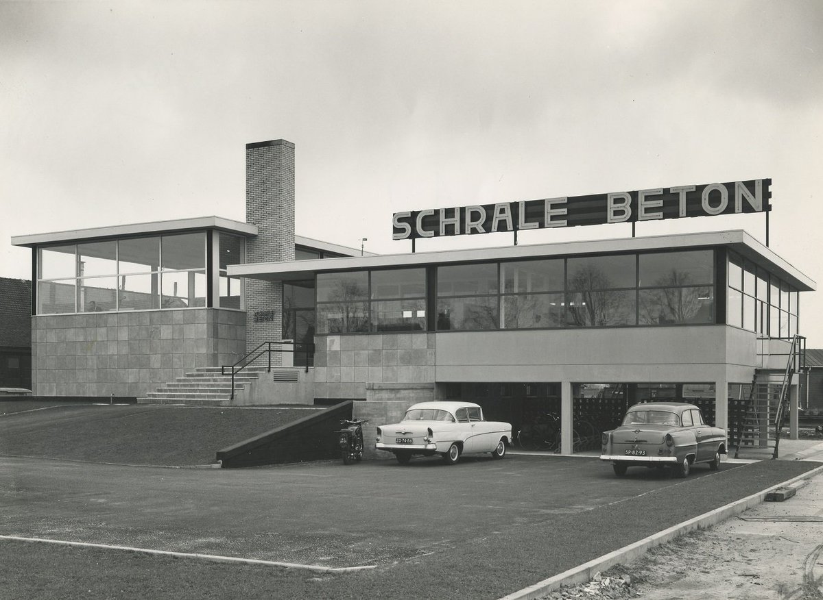 Zo zag ons kantoor eruit in 1958. En hoe is het nu? Op donderdagmiddag 7 december a.s. openen wij officieel de deuren van ons unieke Rietveldkantoor voor onze zakelijke relaties. Bent u erbij? Laat het ons weten!