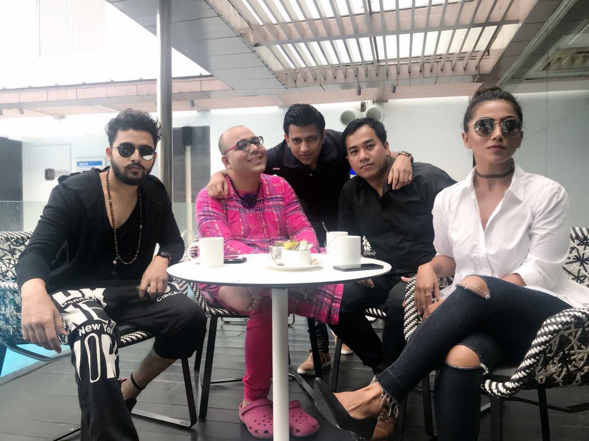 itsneilroy's tweet photo. Thank u @iamsaaurav and @bose_anindita10 .. It was great to have you both at #FfaceCalendar2018.... @Indroneelm @kaustavsaikia @letsfface https://t.co/i1TjdUYjXy