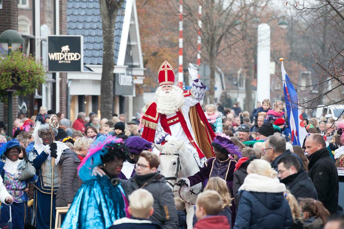 Sinterklaas komt morgenmiddag rond 13.45 uur aan in Oosterwolde. Kijk voor alle informatie op
sinterklaasinoosterwolde.nl.