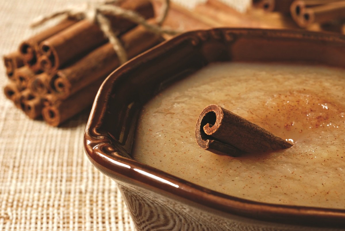 This delicious #homemade applesauce is perfect for breakfast, lunch or dinner this #winter

freshpreservinguk.co.uk/recipes/apples…