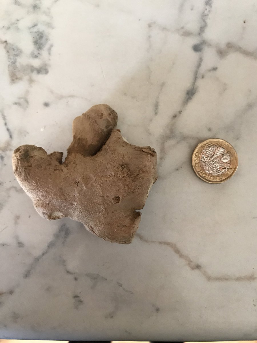redbarrington's tweet photo. Hey @sainsburys me again 😊 I like getting my online shop from you but today’s deliver wasn’t great. The smallest piece of (pretty rank) ginger turned up plus 2 lots of veg that go off tomorrow 😩😭 #tinyginger #nogoodforcurry https://t.co/N3KFxwFhZ8
