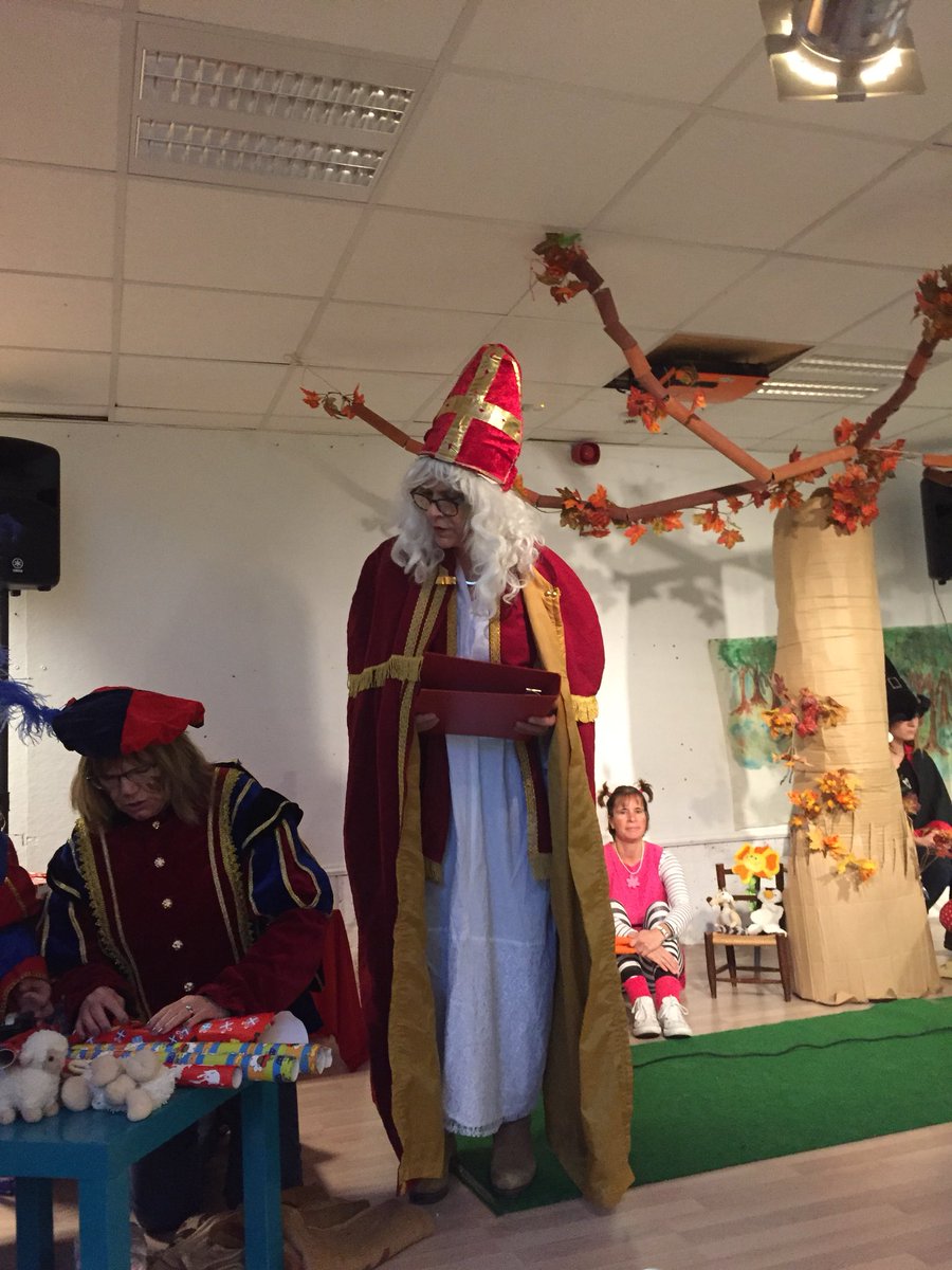 De_Keerkring's tweet photo. Zoals elk jaar start Sinterklaas bij ons met het Bootverhaal. Natuurlijk samen met @COKD_KOV en Voorschool ‘t Kruimeltje. https://t.co/fFP1ru76EQ