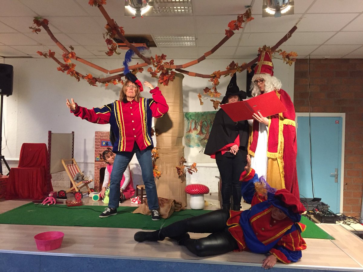 De_Keerkring's tweet photo. Zoals elk jaar start Sinterklaas bij ons met het Bootverhaal. Natuurlijk samen met @COKD_KOV en Voorschool ‘t Kruimeltje. https://t.co/fFP1ru76EQ