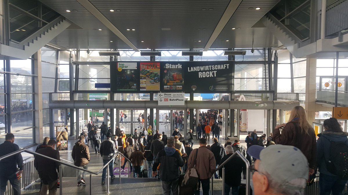 lemkenmidwest's tweet photo. Day 2 #Agritechnica2017 #LEMKEN #Landwirtschaft https://t.co/7j9hsuV3ob