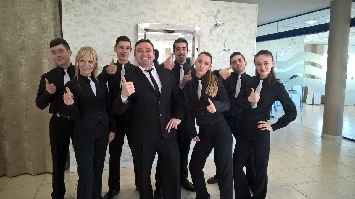 ❋ #RecuerdosBrisamarGrup | 2000 Me Gusta
"¡Hemos llegado a los 2000 me gusta en Facebook! ¿hacemos una foto? " Este fue el resultado :-)