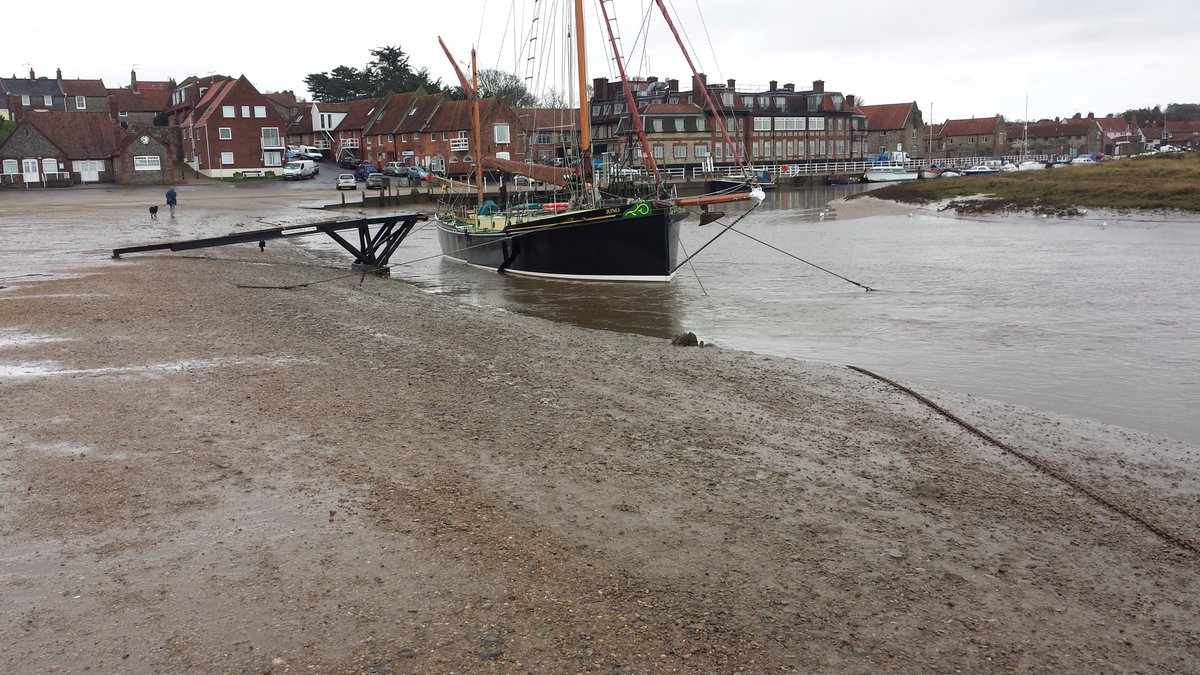 What the #beach means at #Blakeney in #Norfolk, with <a href="/HallHindringham/">Hindringham Hall</a> - manonabeach.com/norfolk/blaken…