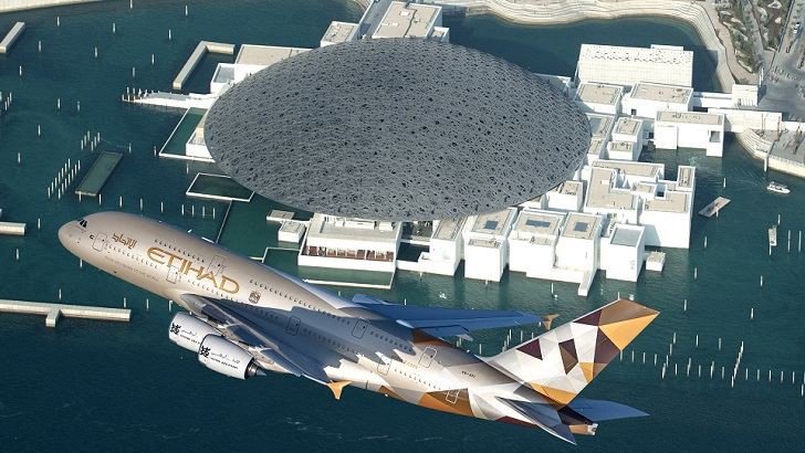 SphereTravelMed's tweet photo. @EtihadAirways does a fly-by to mark @LouvreAbuDhabi 
Read here: https://t.co/oMnm1RjBUy
#AbuDhabi #LouvreAbuDhabi https://t.co/kiaaFCfarY