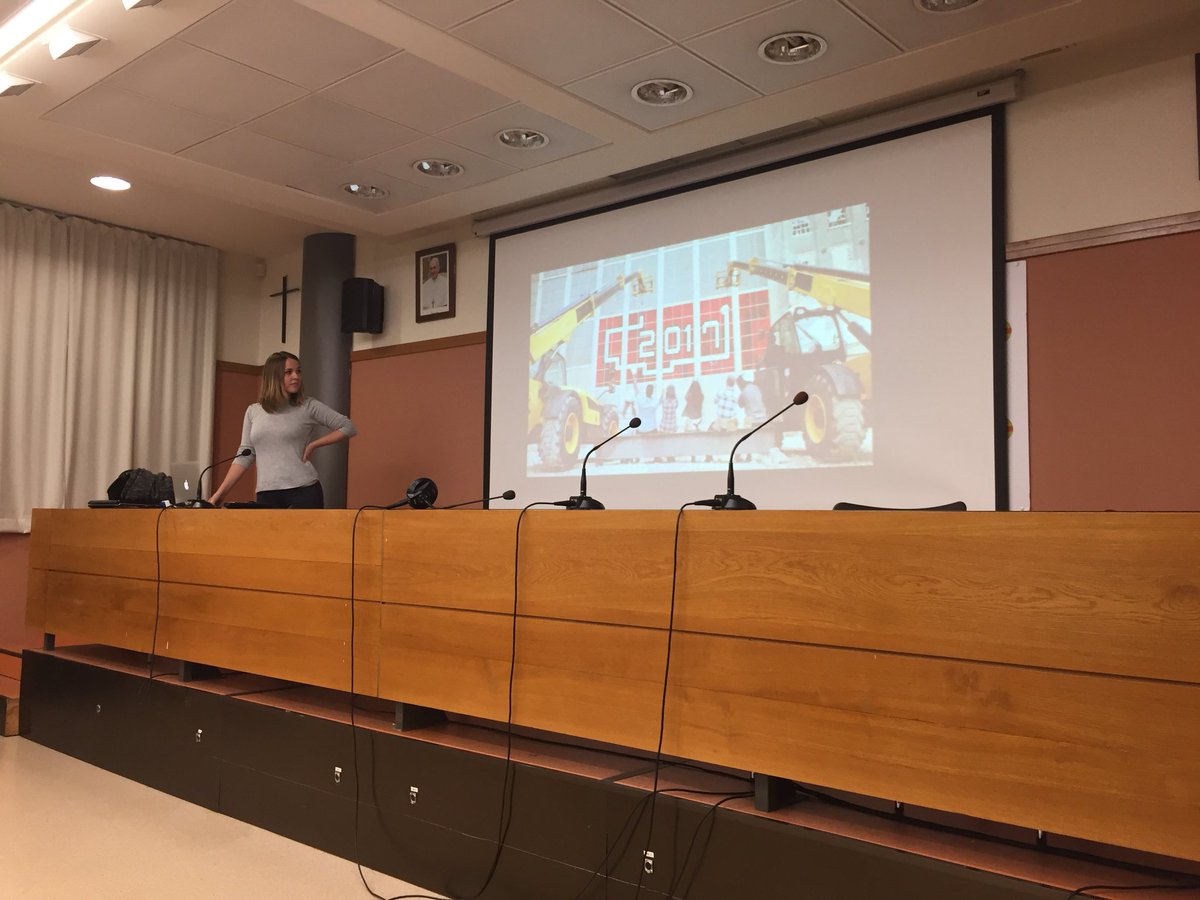 M_Comdigital's tweet image. Viendo las posibilidades de #Youtube #YouTubeMasterclass con @PaulaGuinotVera