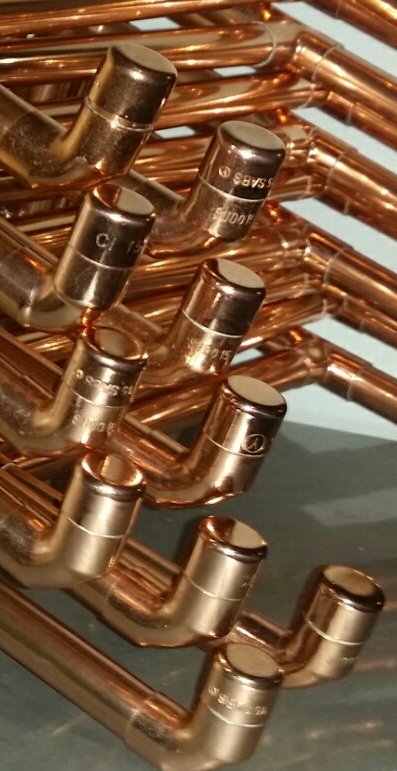 Designs_LnB's tweet photo. Copper laptop stand to fit any standard laptop make. Comfortable typing and to ease wrist discomfort.
#craft
#design
#RSA
#copper
#copperstand
#copperbeauty
#copperpipes
#steampunked
#copperdesign https://t.co/Afb7GdtE8p