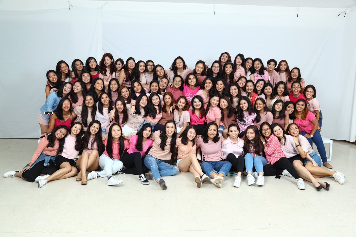 chellataizaa's tweet photo. Ang ingay kasi ang saya ☹️ namiss ko high school ng slight HAHAAH wahuu ADMUxMCHS #Pink2014 #gradwaiting https://t.co/WnjfvB5lXk