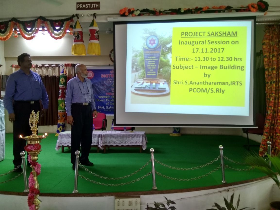 COM@SOUTHERNRAILWAY tweet media