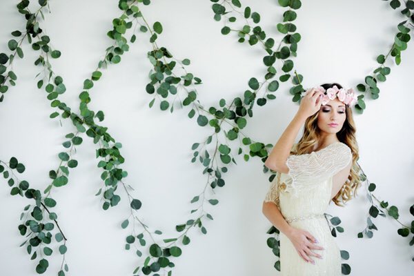 #اضحك ما بتعرف شو جاي بكرا
كُل شي صار مبارح ذِكرى
عيش اليوم وخلِّي البَسمه بِبالك

#ورده_Wardeh