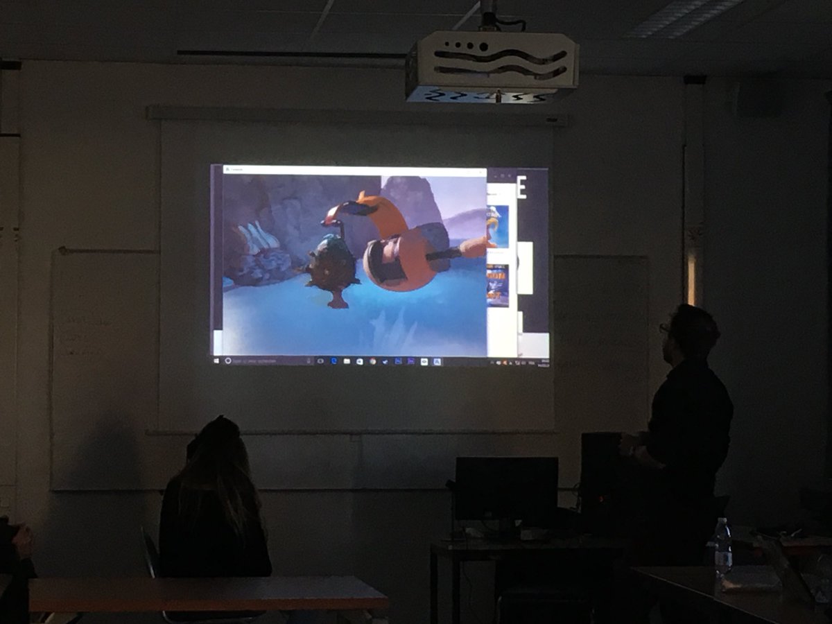 MasterDNHD's tweet photo. Jeu collaboratif entre les M2 avec le casque #VR. https://t.co/4MJSJlS5iK