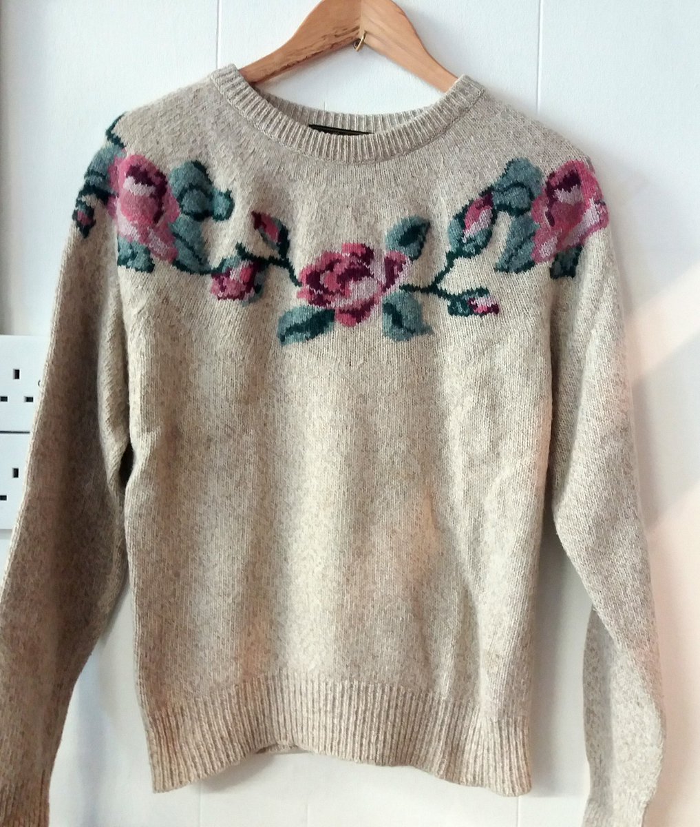 RecordsRelics's tweet photo. Another example of our cosy winter jumpers going out on the rails today. So cosy! #recordsandrelics #vintage #corkvintagemap #corkcity #vintagestreetstyle #winterstyle https://t.co/TrWoAwsTPZ