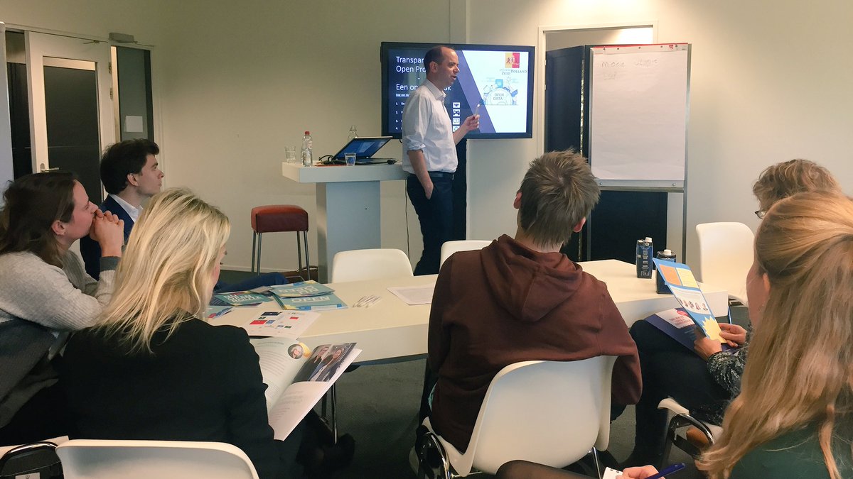 OpenOverheidNL's tweet image. Bij @zuid_holland werken ze aan TOP: Transparante en Open Provincie. "Data delen leidt tot nieuwe inzichten en producten" #NuOpen #DvdLD