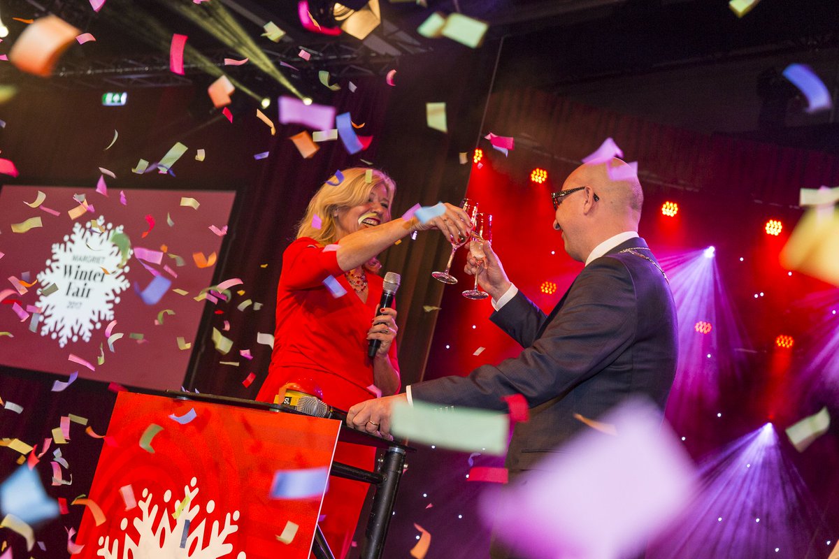 Vanmiddag is de nieuwe centrale hal geopend van #Brabanthallenshertogenbosch door burgemeester Mikkers. Daarna was de feestelijke opening van de #MargrietWinterFair met de hoofdredactrice van de #Margriet, Leontine van den Bos. Samen hebben we #geproost op een mooie #toekomst!