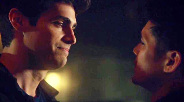 zhxnov's tweet photo. An appreciation of Alec Lightwood staring at Magnus Bane like he's seeing the sunrise for the first time. https://t.co/p92oFnUfF1