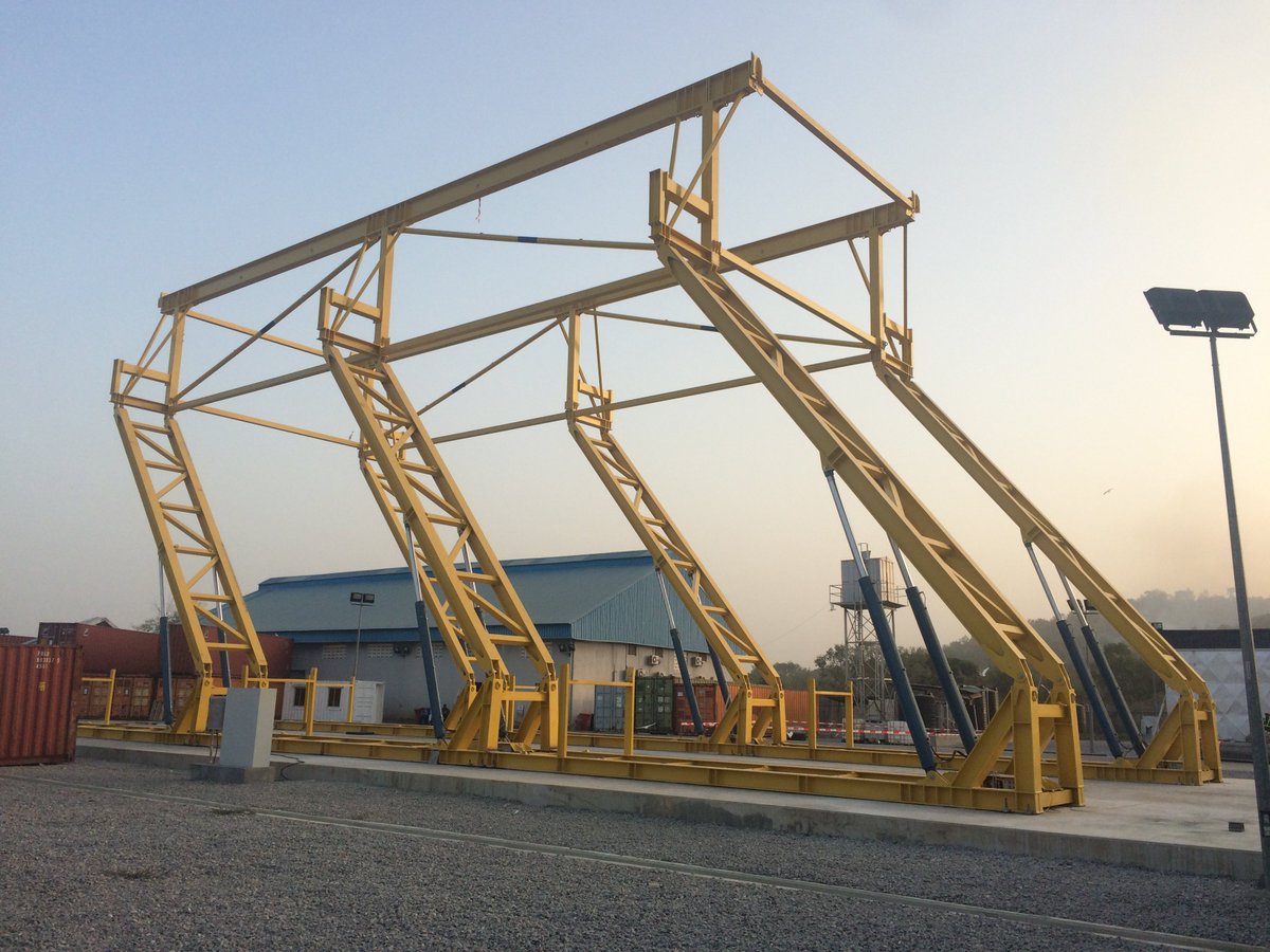 HeavyLiftPFI's tweet photo. Enerpac develops lift facility for turbines
#Enerpac #ProjectCargo #Cargo #HeavyLift #LiftingTechnology https://t.co/AQRqR73a5M https://t.co/FnPtIHe2Ue